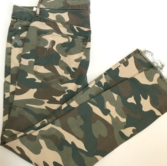 MOTHER High Waisted Looker Ankle Fray in See Me ( Camouflage) Size 25 - Picture 3 of 16